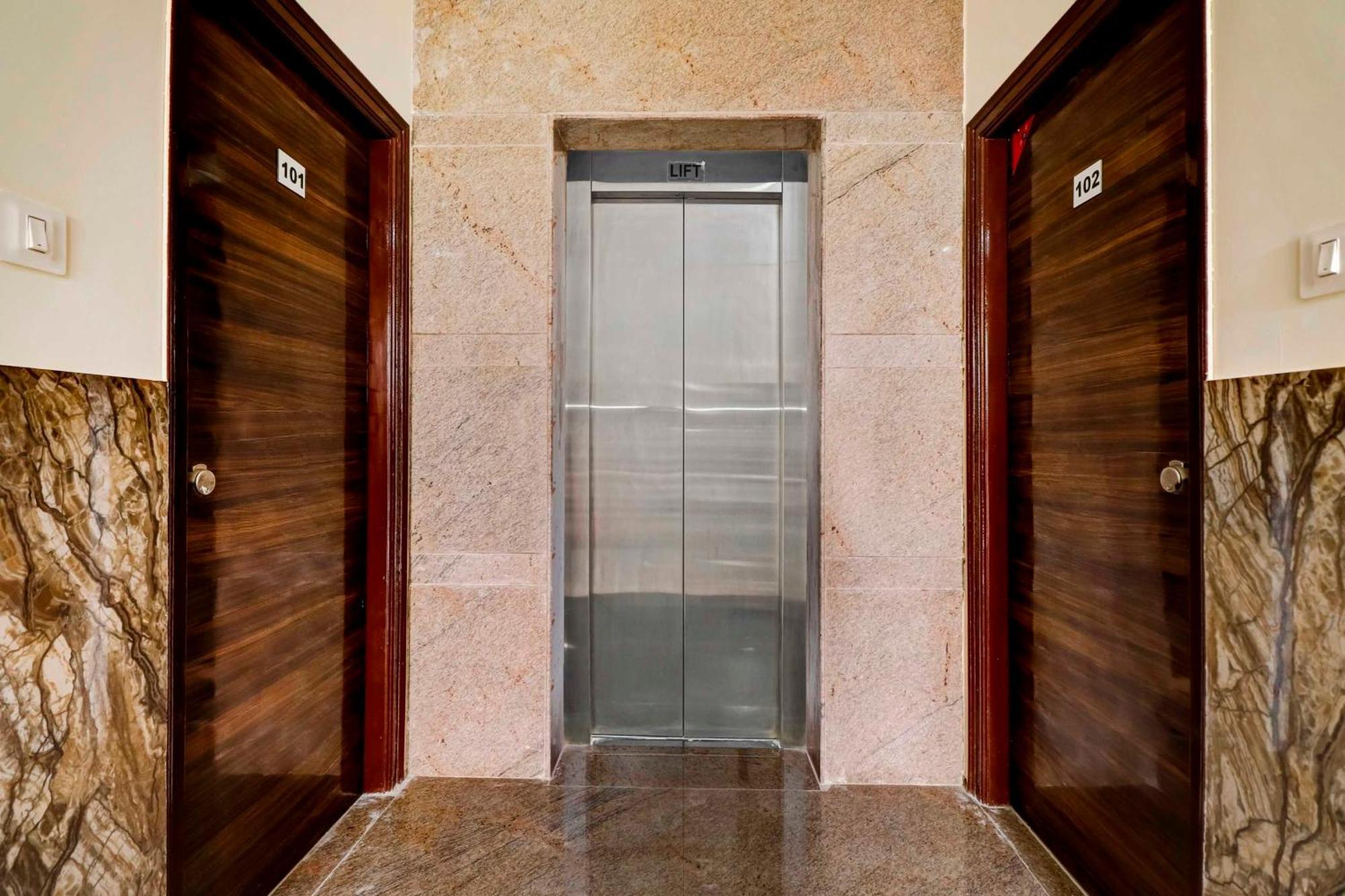Hotel Collection O Olive Bangalore Esterno foto